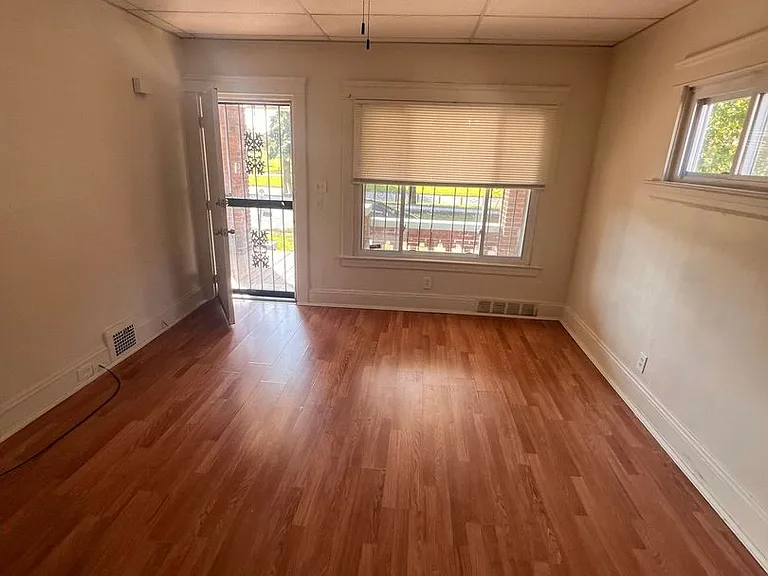 Melba Ave. 11117 — Photo 3