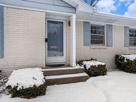 5th image of 15325 Apple St
