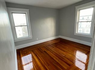 44 Parker St #3R, Woonsocket, RI 02895