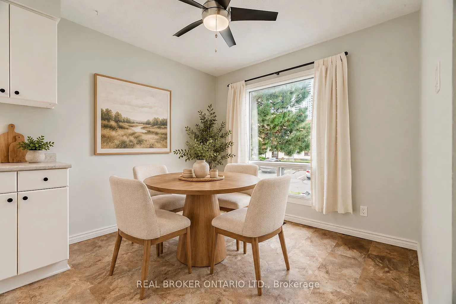 3 bed, $2,495 — Photo 4