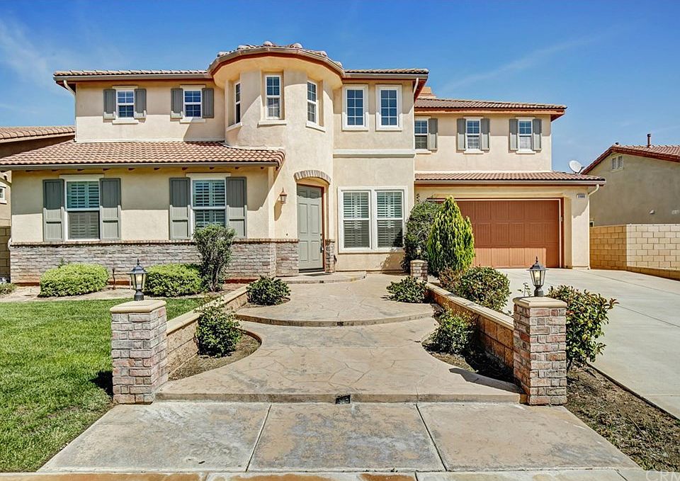 1st image of 31880 Silk Vine Dr