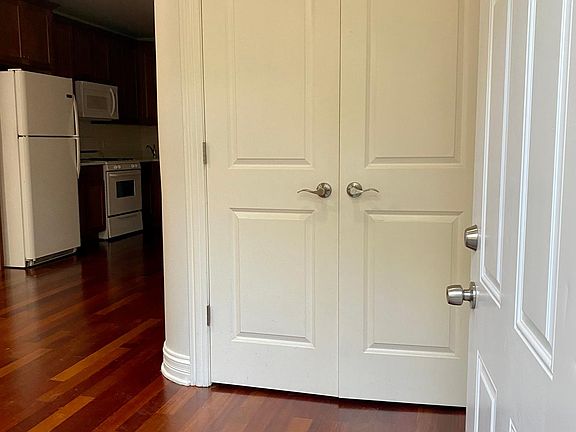 4th image of 1620 N Rockwell St #1