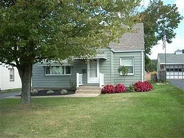 124 Iroquois St photo 1