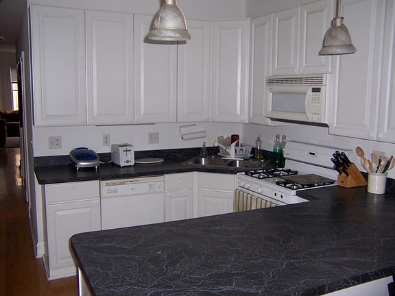 5th image of 2764 N Lincoln Ave APT 4