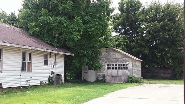 2nd image of 109 S Central Ave