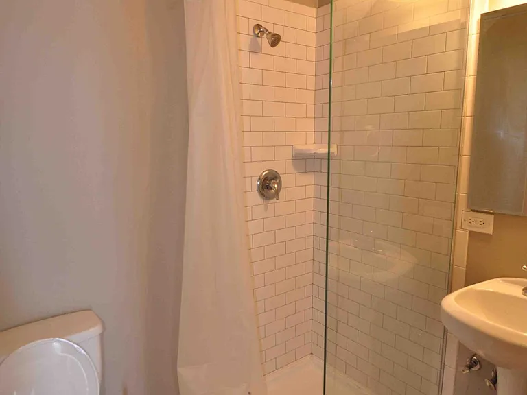 1218 Jefferson St — Photo 9