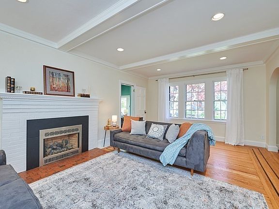 4th image of 249 Beverly Rd