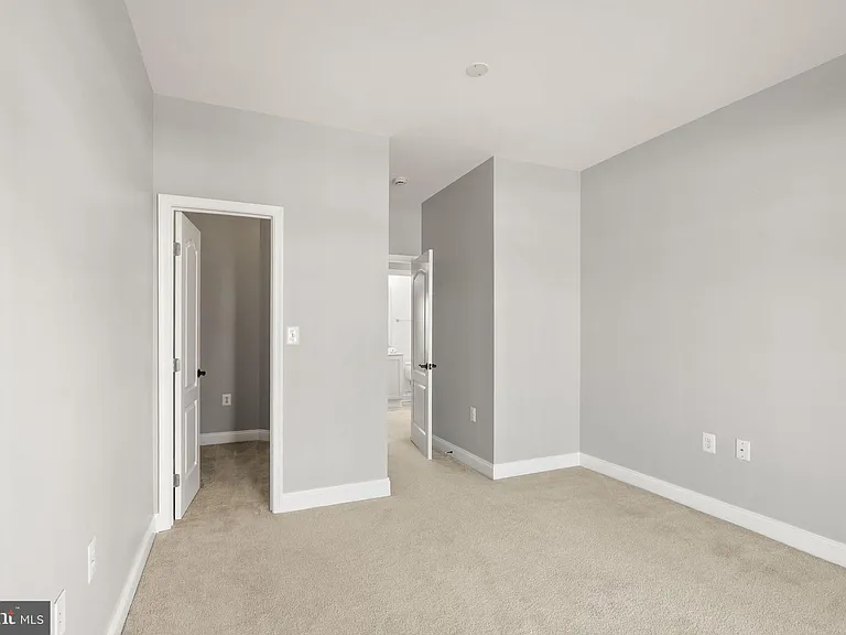 242 N Summit Ave #21 — Photo 39