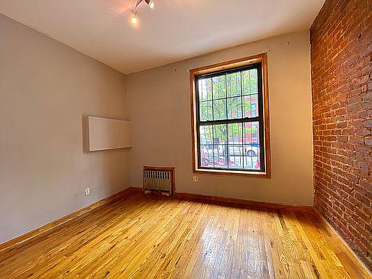 3rd image of 890 Bergen St #2C