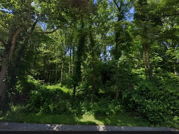 100 Juanita Dr, Beaver, PA 15009
