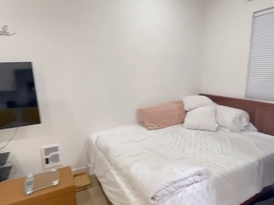 1st image of 645 Hurlingame Ave