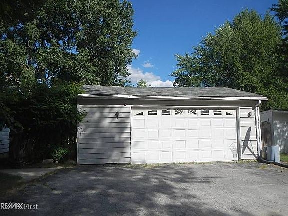 3rd image of 5511 Orchard Dr