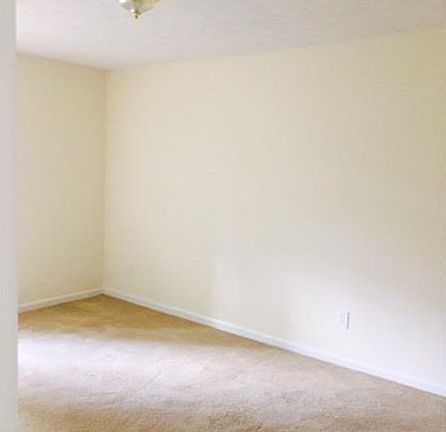 3rd image of 126 Forest Pl