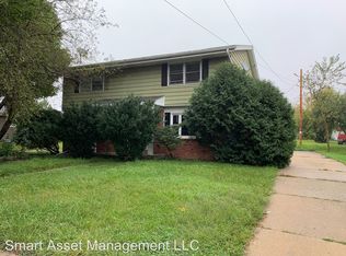 1605 S Prairie Ave, Waukesha, WI 53189