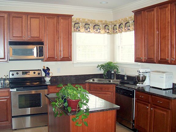 Granite/stainless kitchen