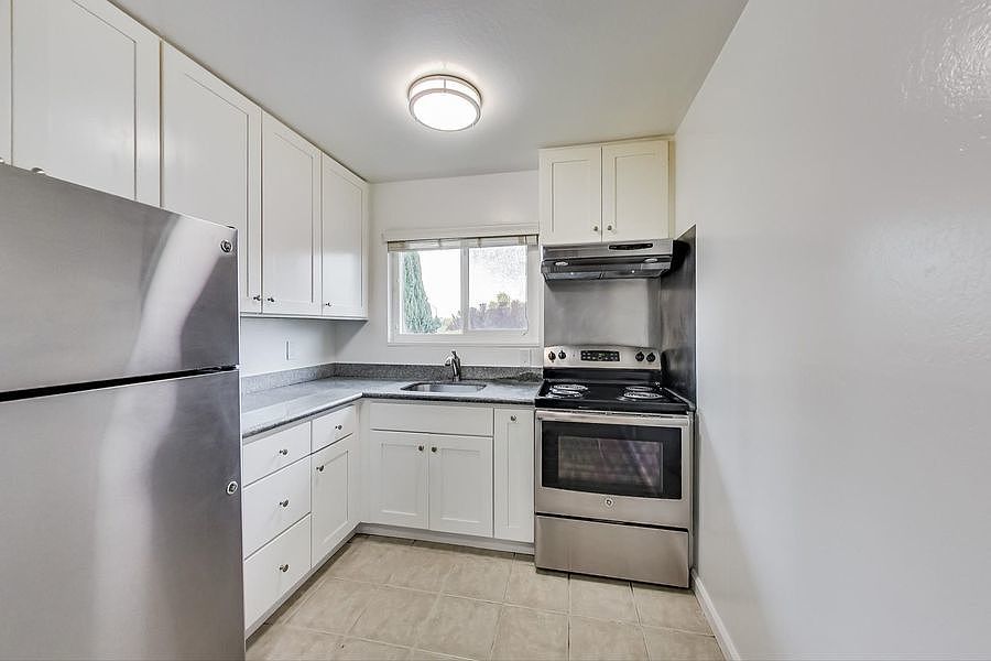 1st image of 118 Poplar Ave APT 4