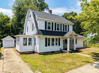 32 Marsden St, Springfield, MA 01109