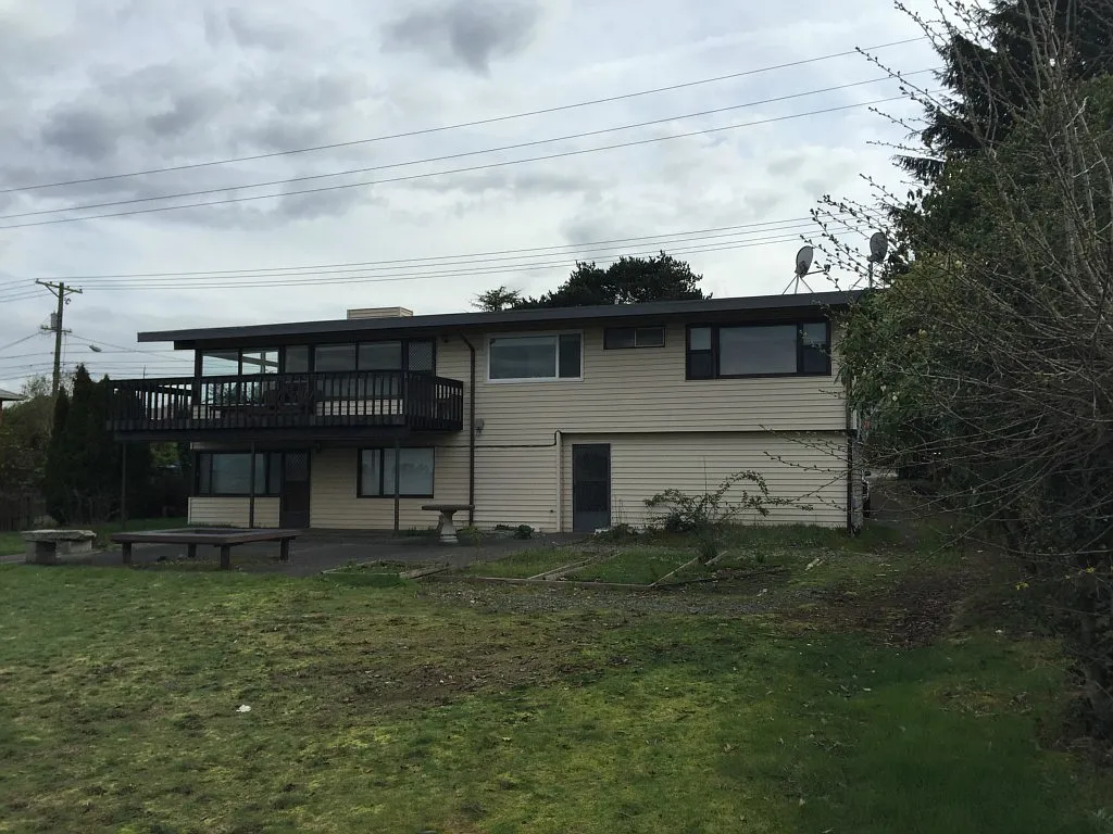 1232 S Jackson Ave photo 1