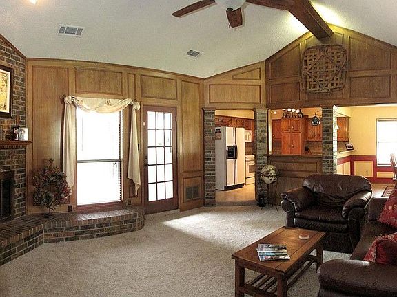 2nd image of 1715 Dogwood Dr