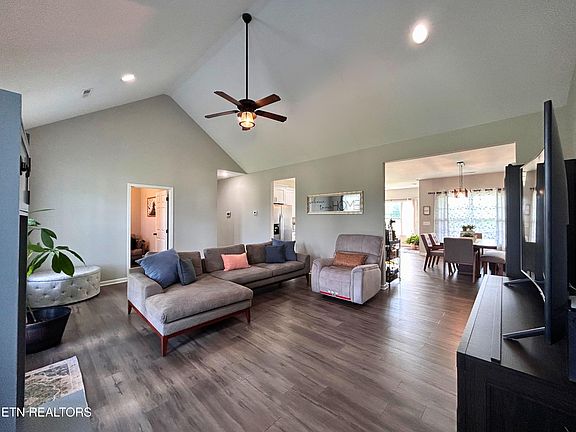5th image of 2015 Foster Cir