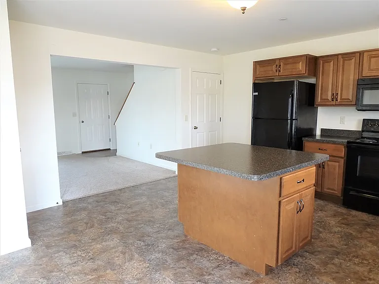 247 Limestone Dr — Photo 5
