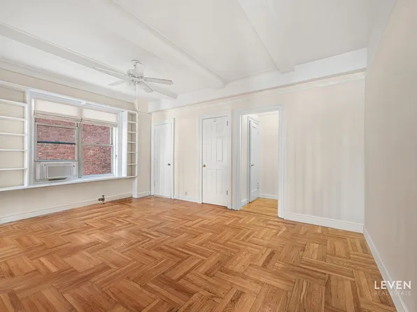 25 West 64th Street image 8 of 9