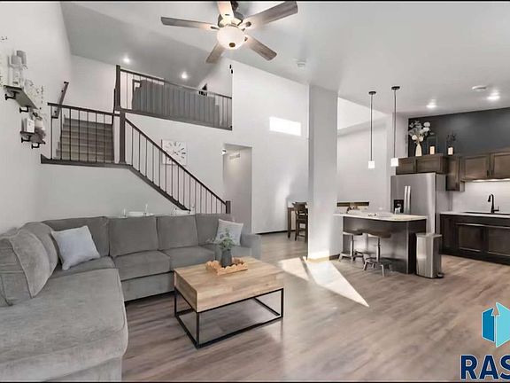 3rd image of 2504 E Copalis Pl