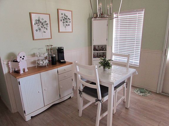 5th image of 2613 Coachlite Dr