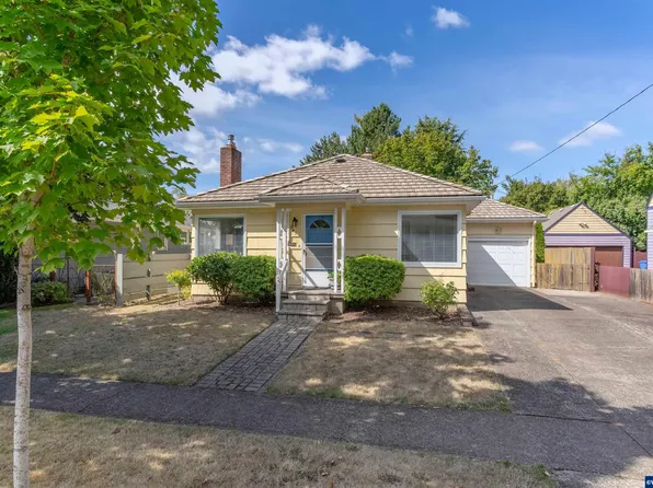 945 15th St NE, Salem, OR 97301