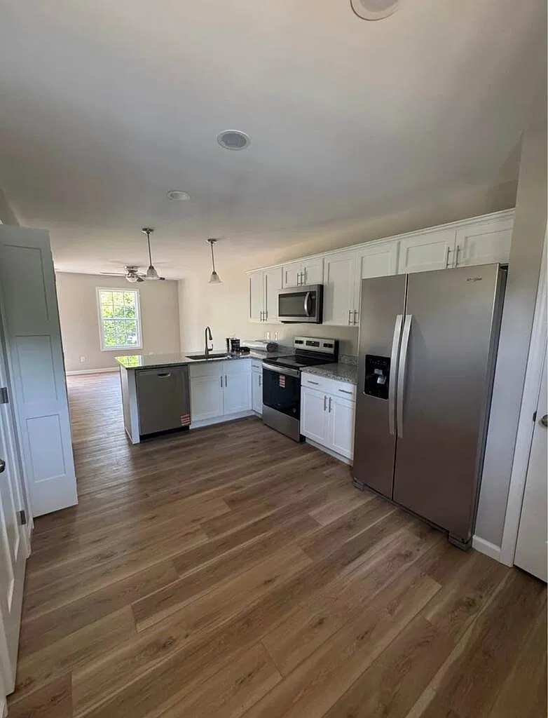 4 bed, 4.0 bath, $1,450 — Photo 1