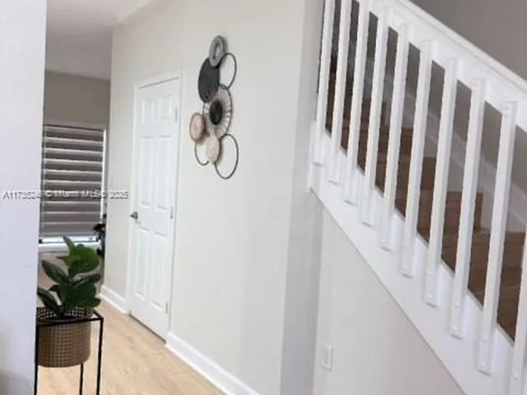 3208 SE 5th Ct — Photo 5