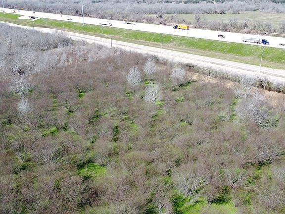 2nd image of 550 Peach Ridge Rd