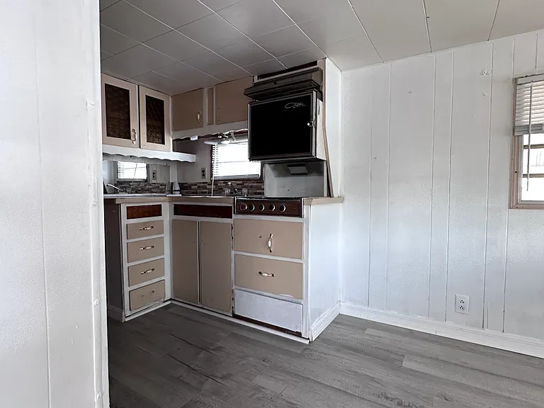 5100 Little Lake Ct #10 — Photo 6