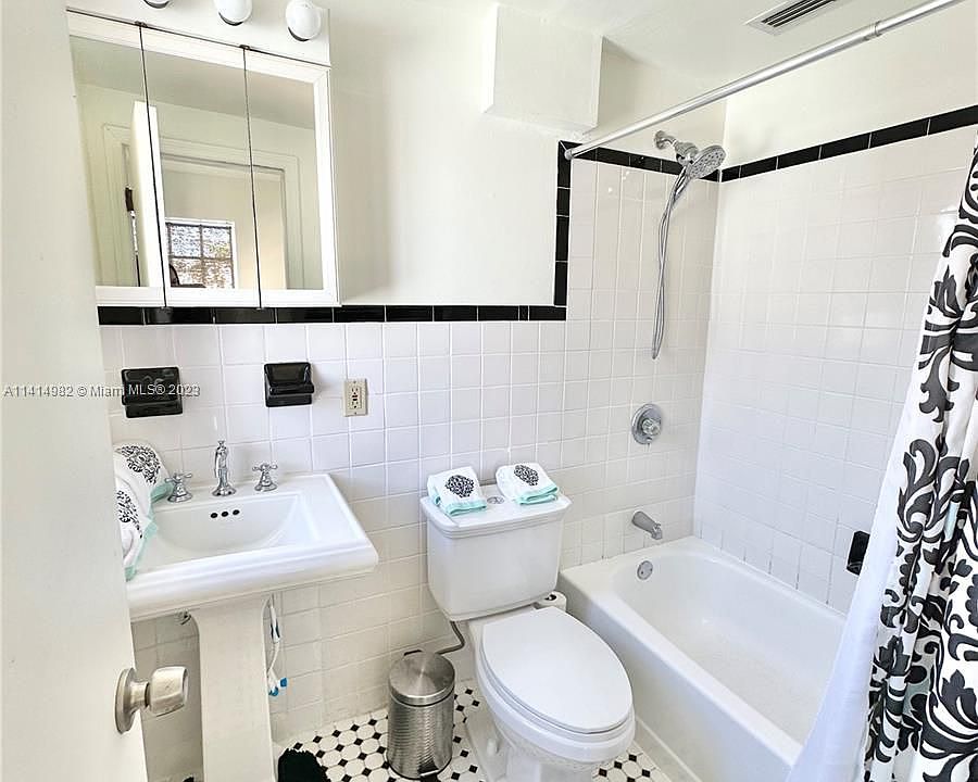 1st image of 1051 Meridian Ave APT 1F