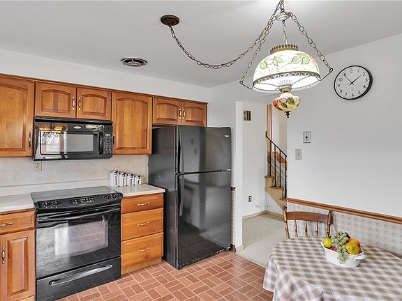 5th image of 105 Northumberland Dr