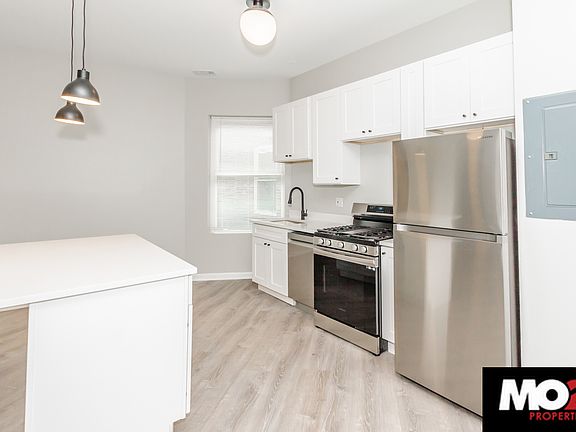 5th image of 2569 N Milwaukee Ave #E