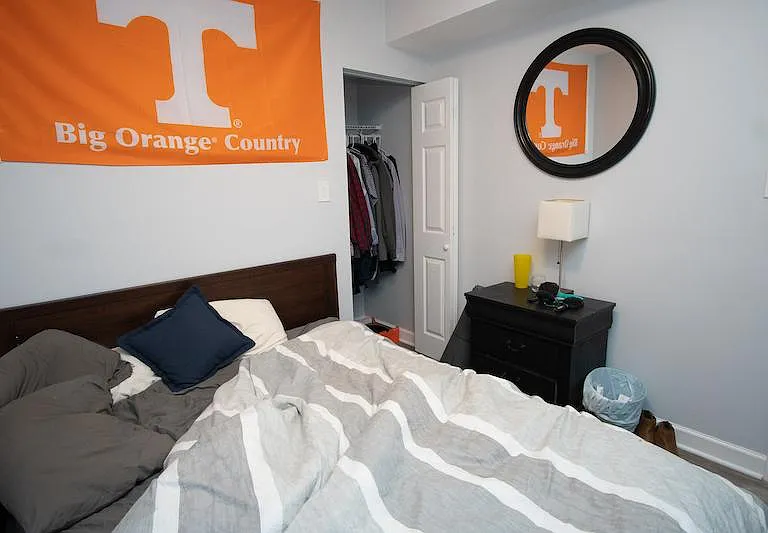3225 N Wilton Ave #G — Photo 25