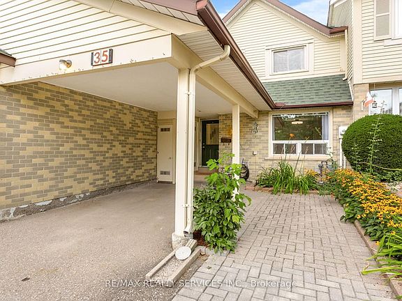 2nd image of 35 Sparklett Cres