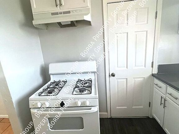 2nd image of 1886 N Lime Ave