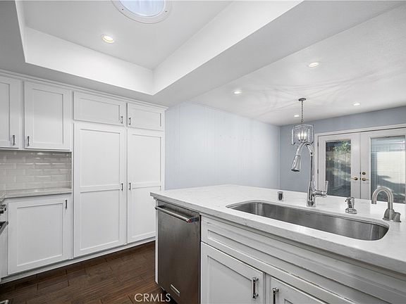 2nd image of 9658 Bloomfield Ave