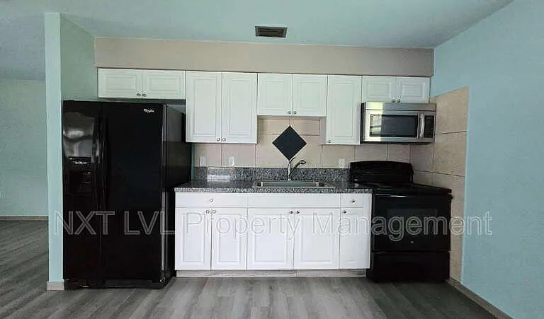 2095 Eloise Cir — Photo 6