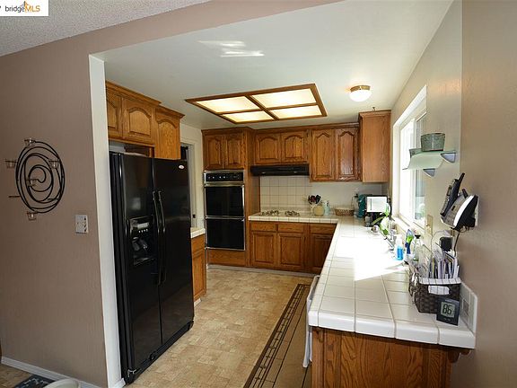 5th image of 904 Coyote Ct