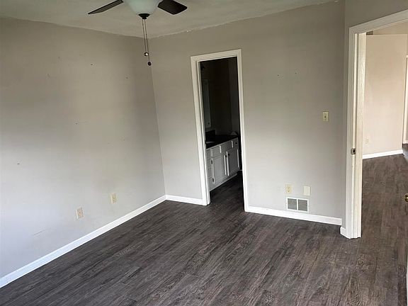 3rd image of 2416 Haviland Dr