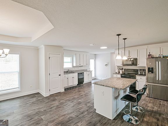 3rd image of 1374 Hardigree Rd