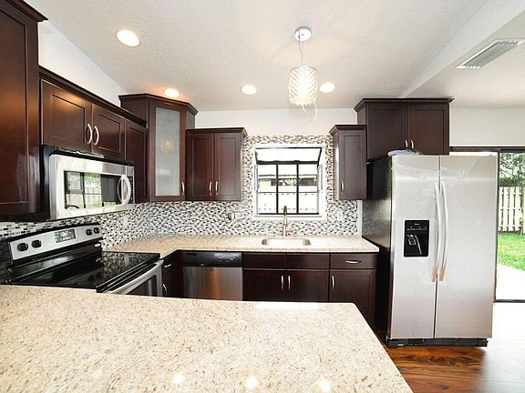 Home For Sale In Sunset Pines