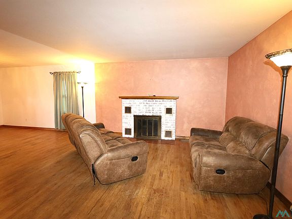 5th image of 649 Mora Ave
