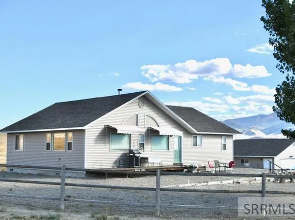 22 Sagebrush Ave, Salmon, ID 83467