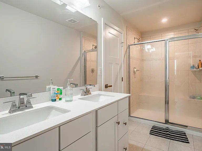 208 Chase Dr — Photo 15