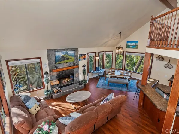 920 Arbula Dr, Crestline, CA 92325