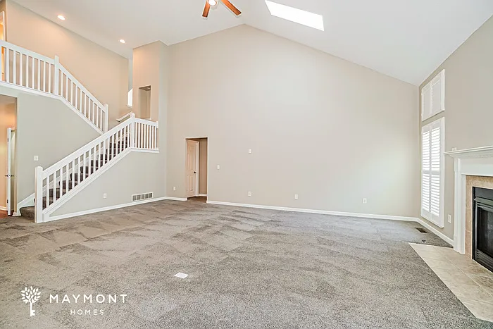 4 bed, 3.5 bath, 4422 sqft, $3,795 — Photo 4